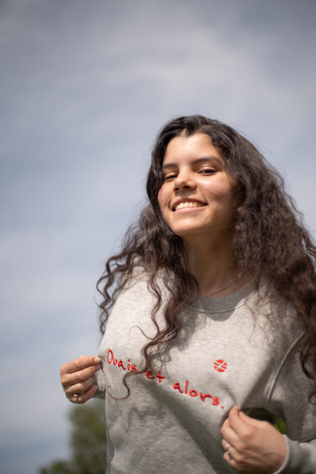 "Le Sacha" - Sweat Gris Femme – Image 7
