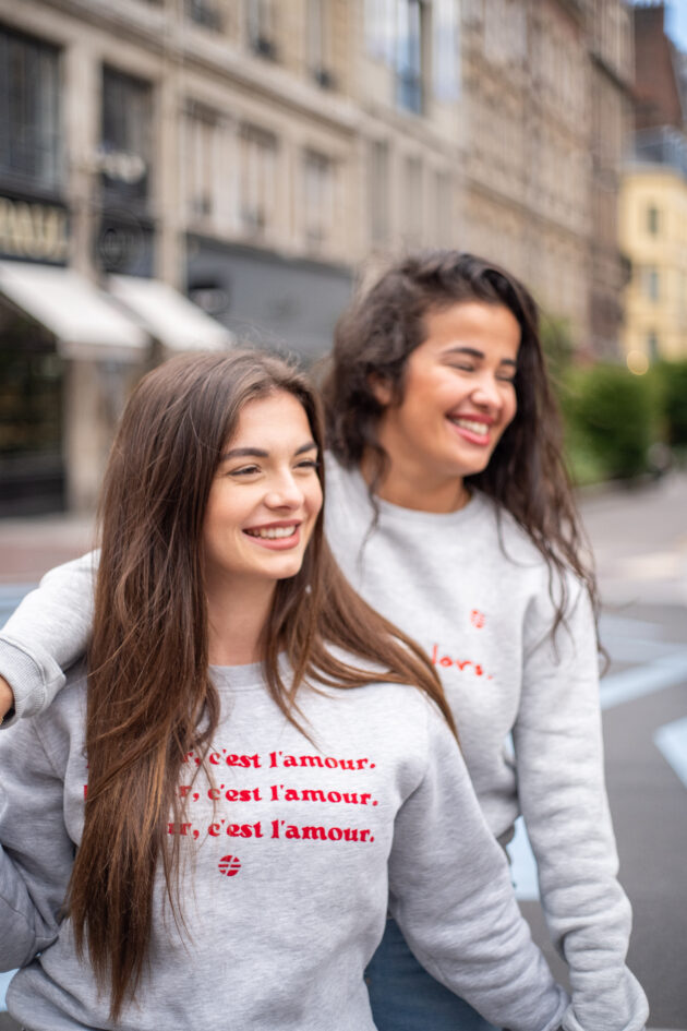 "L'amour" - Sweat Gris Femme – Image 7