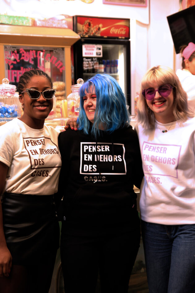 Le En dehors des cases - Sweat Unisexe – Image 4