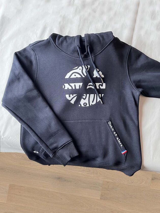 Le Hors Normes- Hoodie navy Unisexe – Image 5