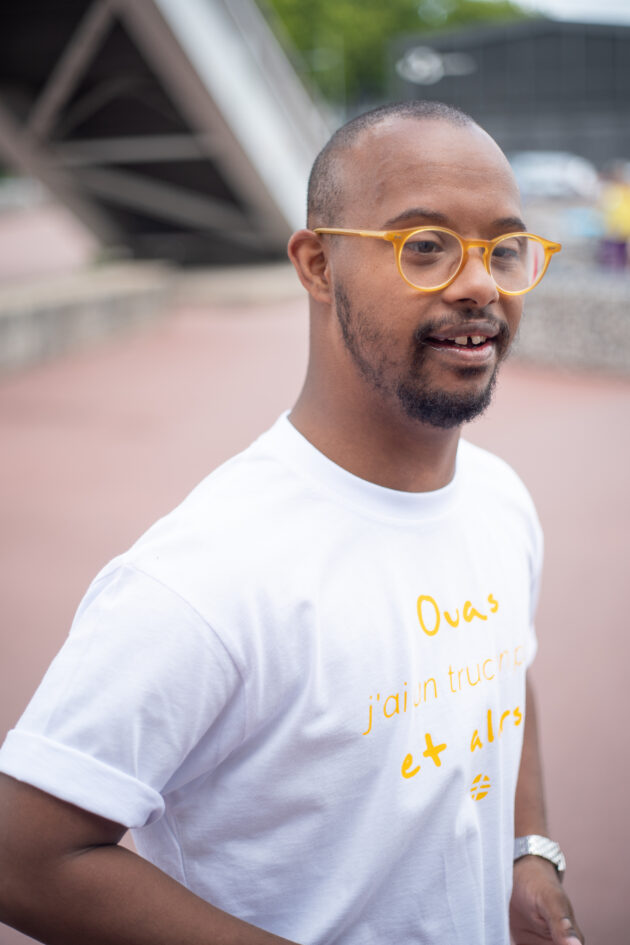 "Un truc en plus" - T-shirt Unisexe – Image 8