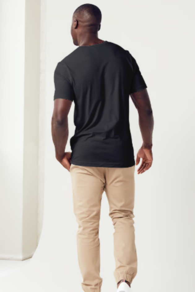 "All We Need Is Love" - T-shirt noir Unisexe – Image 3