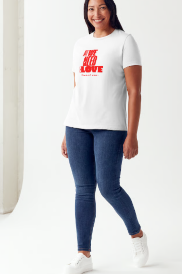"All We Need Is Love" - T-shirt blanc femme – Image 2