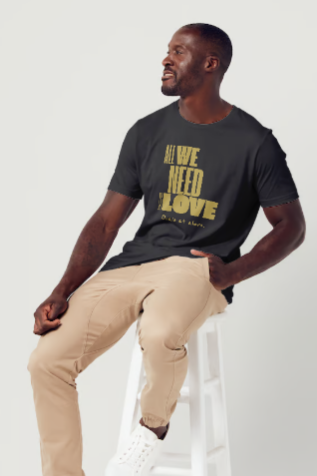 "All We Need Is Love" - T-shirt noir Unisexe – Image 2